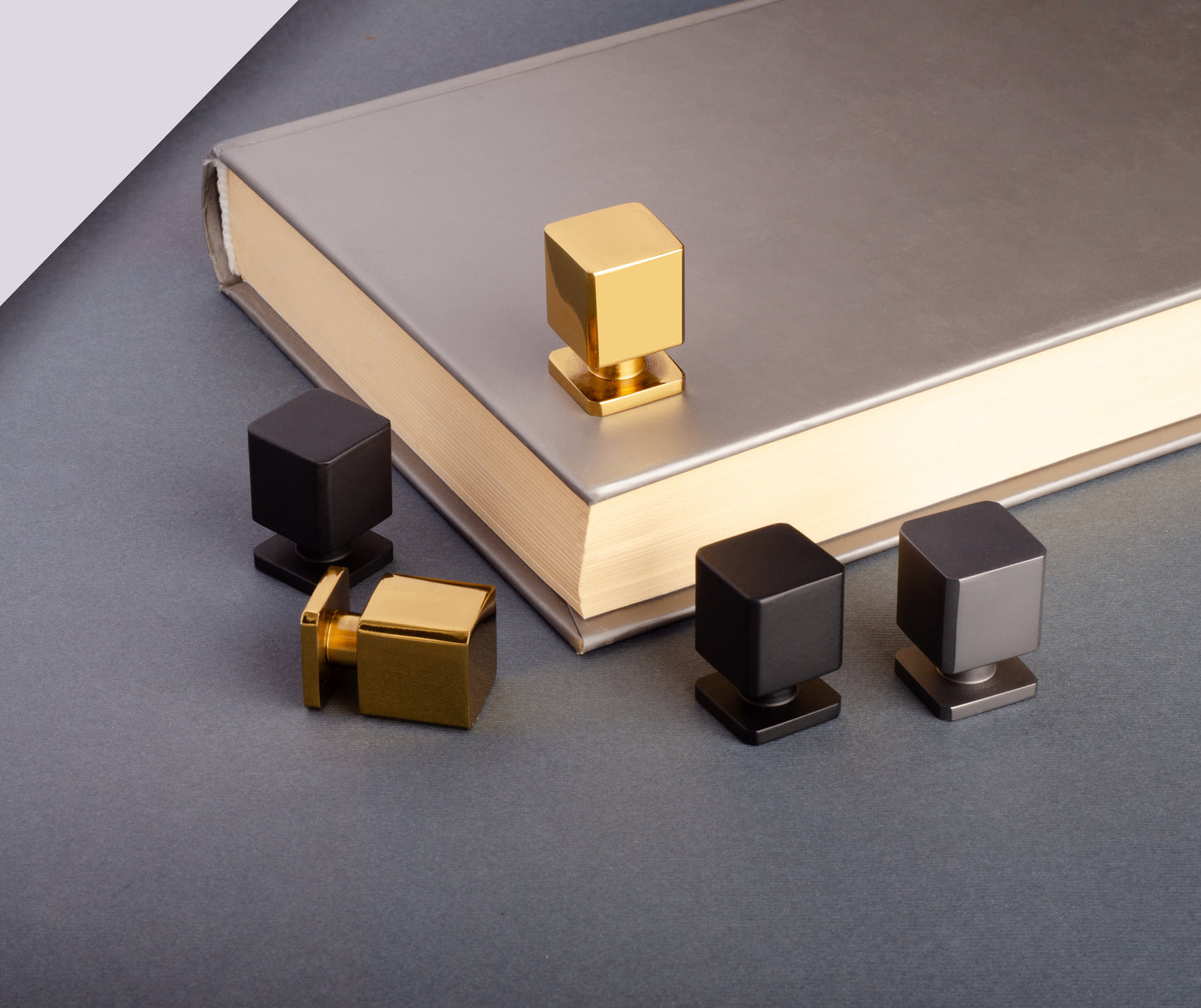 8200-T-Schwarz